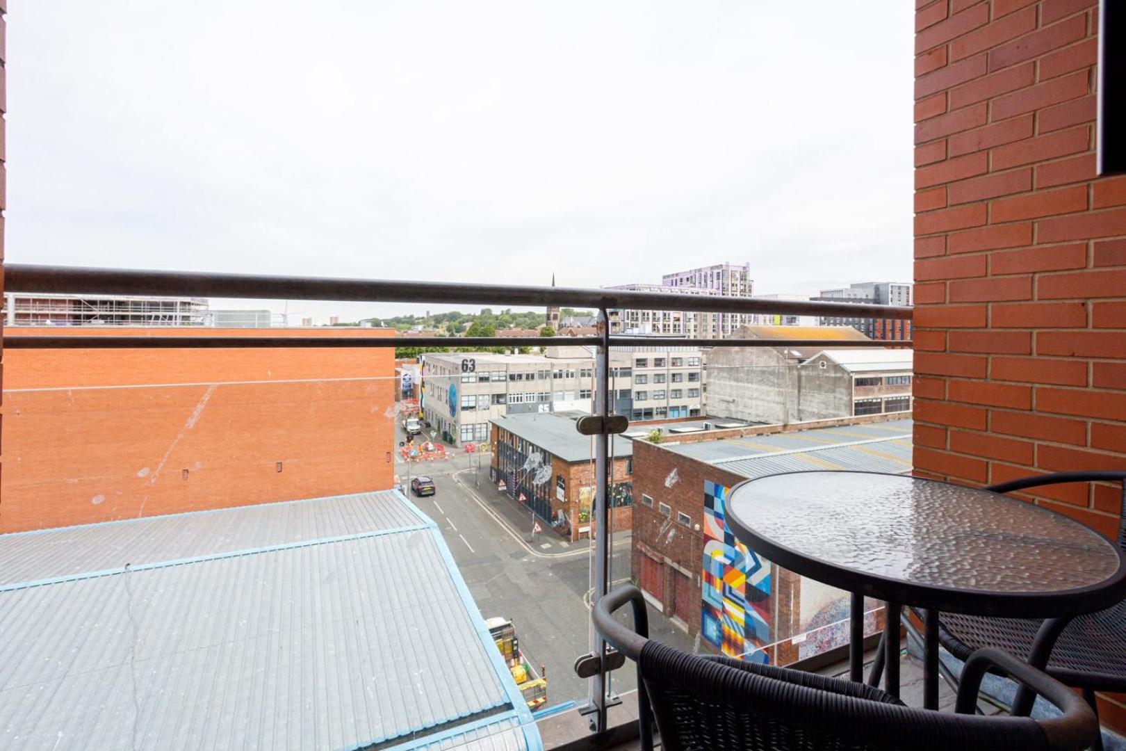 Guestready - Homely Apartment Near City Centre Liverpool Bagian luar foto